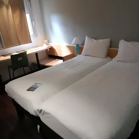 Ibis Centre