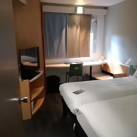 Ibis Orange Centre Hotel 3*